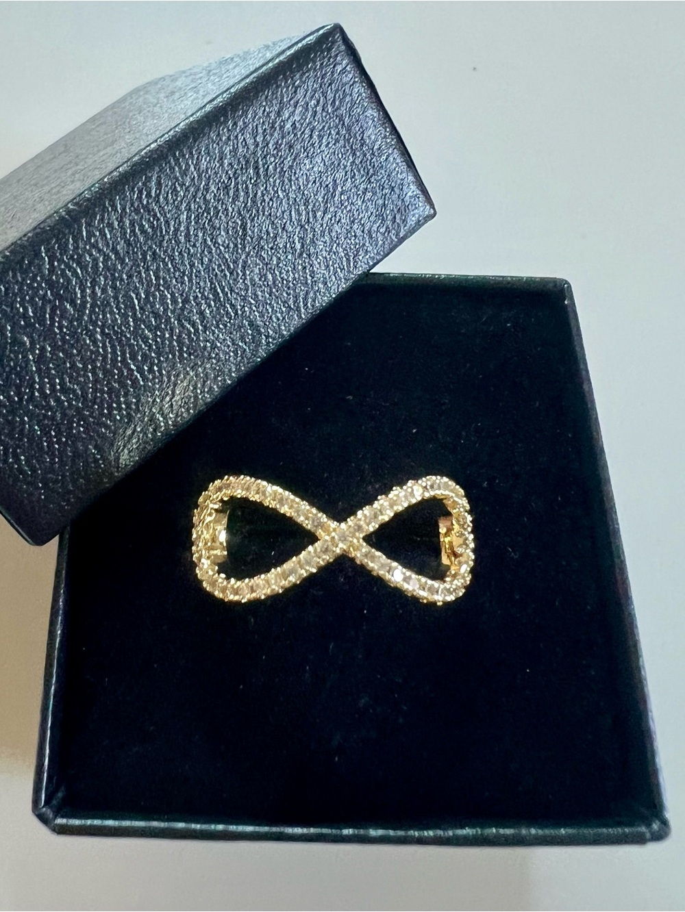 NEW!! 14k Gold Plated Size 8 Infinity style band ring with Crystal pave stones